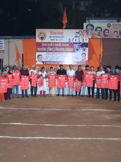 We believe in supporting the local Kabaddi ecosystem. Here we are distributing Kabaddi kits to other teams in the Dadar area.