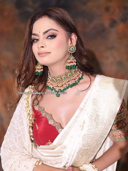 A reception bridal look that dreams are made of. This is the epitome of royalty and elegance, with a smokey eye and perfectly defined features.