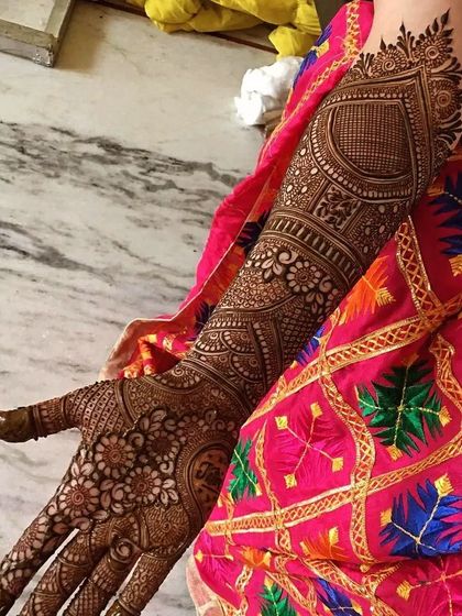 Hussaina Mehendi Artist - Bridal Mehendi Intricate Bridal Hands photo 8