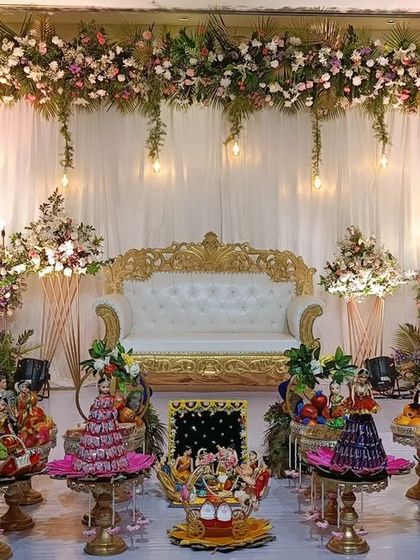 Siri - Custom Gift Hampers & Return Gifts Grand Event Displays photo 31