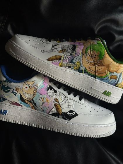 Both shoes from the One Piece custom set are displayed, showing the full artwork of Luffy and Zoro.