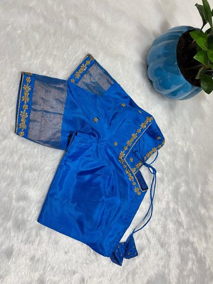 The Glamhouse - Ethnic Wear & Jewellery Rentals Modern & Chic Blouse Designs photo 8