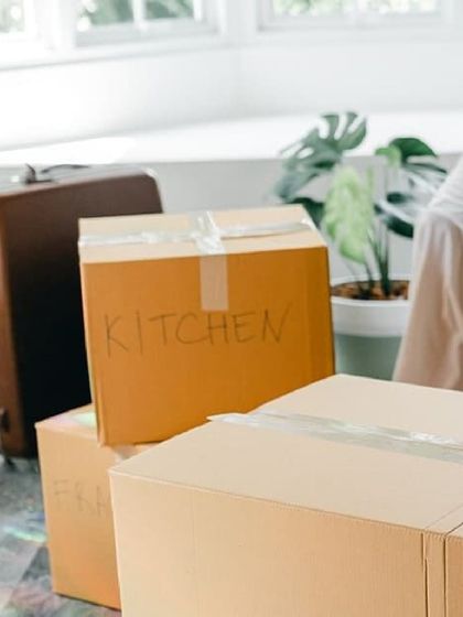 Want to avoid overpaying for self storage? Our comprehensive guide and handy storage calculator help you estimate the space you need, so you don't pay for more than you use.