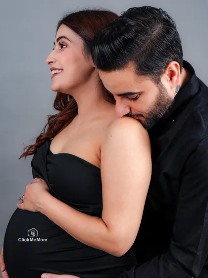 The journey to parenthood is a shared one. I love capturing these quiet, intimate moments between partners, where the world fades away and only the love for each other and your coming baby remains. This is a classic couples maternity portrait that focuses on connection and tenderness.