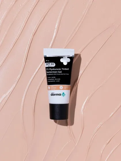 Here, we created a background of textured waves using the tinted sunscreen itself. Placing the product tube on top creates a beautiful, monochromatic image that is both artistic and informative.
