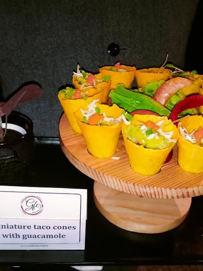 Big flavors in small bites! These miniature taco cones with creamy guacamole are the perfect blend of crunch and zest, ideal for any celebration.
