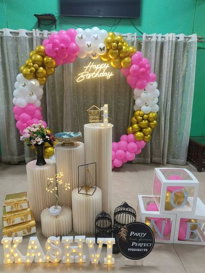 Modern Balloon Ring Decor photo 7