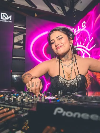 A smile for the camera while mixing at FLO. Even when I'm focused, I'm always enjoying the moment.