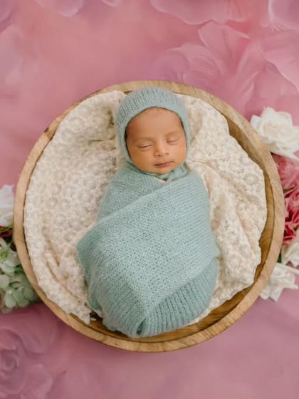 Newborn & First Cuddles photo 11