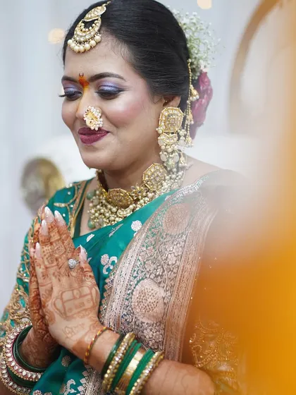 Another beautiful candid shot, showing the makeup from a different angle.