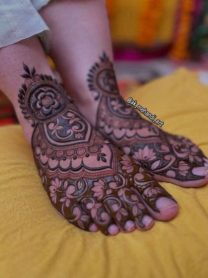 Abhishek Kumar - Bridal Mehndi Intricate Bridal Feet photo 13
