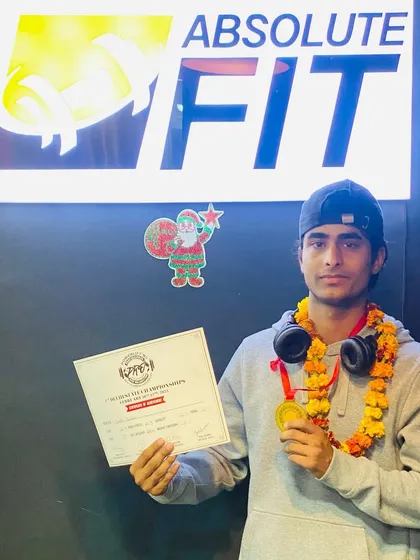 This young champion is another example of the talent we nurture at Absolute Fit. His gold medal is a testament to his dedication and the quality of our powerlifting program.