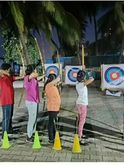 A night session for our basic course students. We offer flexible timings to fit busy schedules.