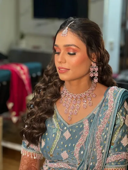 Another angle of this beautiful engagement look.