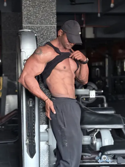 Abs check. Consistency se hi abs visible hote hain.