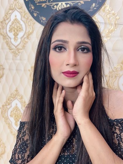 Glam Reception & Party Looks photo 43