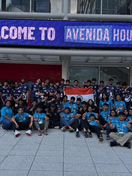 Our FRC teams arriving at Avenida Houston for the World Championship. This photo captures the scale of the event and the excitement of our students.