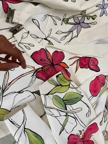 I absolutely loved painting these abstract florals on a matching twin pair of jackets. The outlined style gives the design a modern and graphic feel.