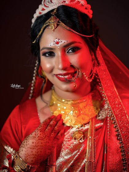 The Radiant Bride: Solo Portraits photo 37