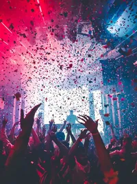 DJ for Clubs & Music Festivals