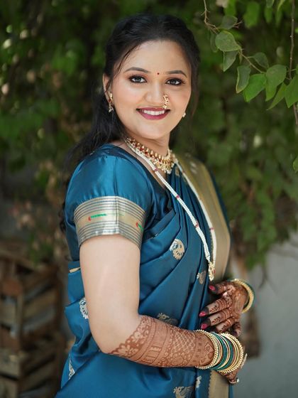 Traditional Engagement & Sakharpuda Looks photo 16