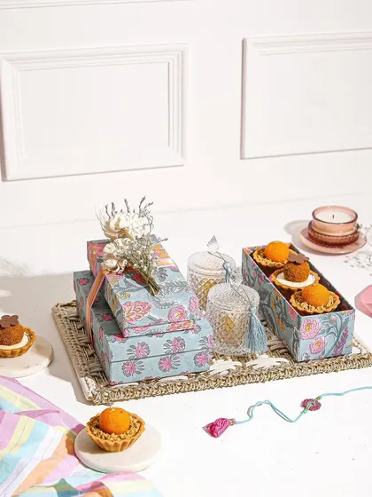 A modern ode to traditions. Our bespoke Rakhi gifting options combine handcrafted desserts with thoughtful details.