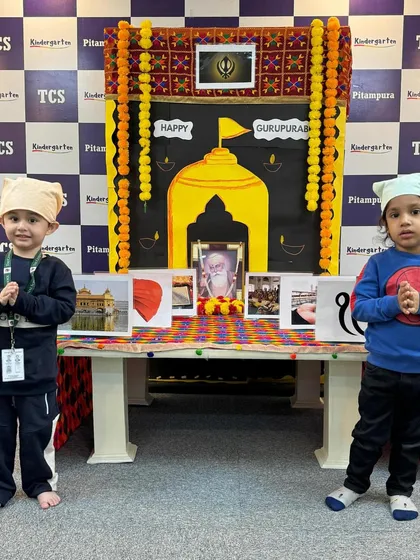 Our little stars commemorating Gurpurab. They learn about the 5 Ks of Sikhism and the importance of the festival in a respectful and child-friendly manner.