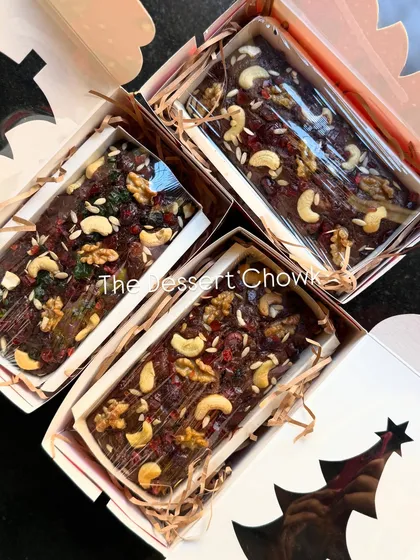 Multiple plum cakes packed in their festive boxes. These were a huge hit and I was so grateful for the overwhelming response.