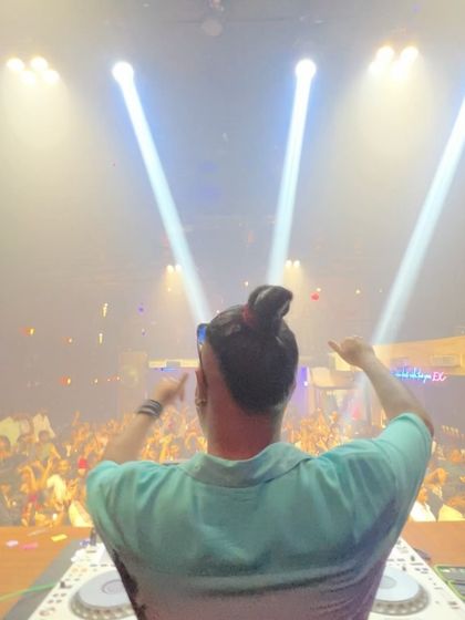 Another view from the console at Hydra.