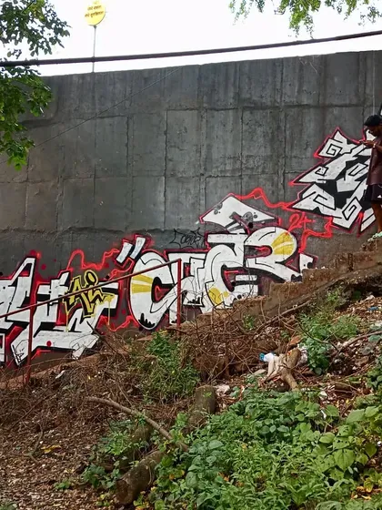 A freestyle Devnagri piece from a quick crew session. The motivation and chull that comes with the crew is insane. We're on our way to take over the city.