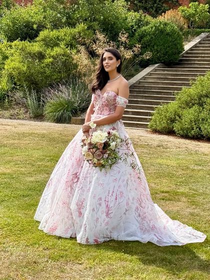 The Bridal Glow: Wedding Day Looks photo 34