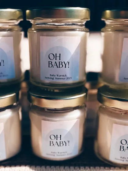 Announce your big news with our 'OH BABY!' scented candles. These are great for baby announcements or as favors at a baby shower, and they are very budget-friendly.
