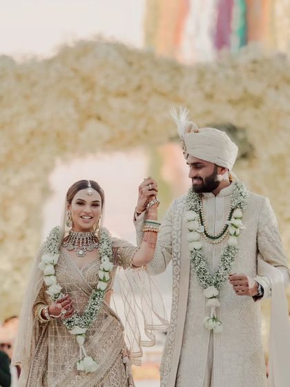 Grand Mandaps & Sacred Vows photo 24