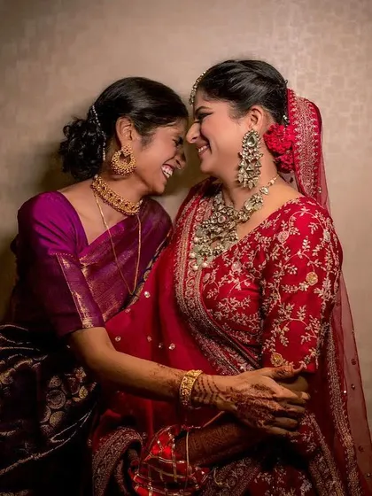 Another beautiful moment of connection between the bride and her mother.