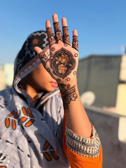 A stylish shot of the shaded floral design, showing how it looks in the sunlight.