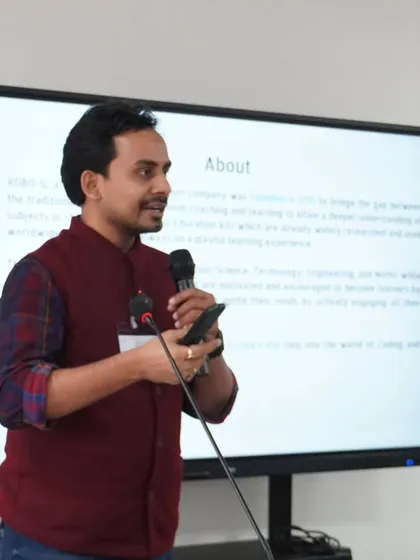 Mr. Vishnu Agarwal speaks about ROBO-G's mission during the Param Science seminar, highlighting our commitment to creating playful and impactful learning experiences.