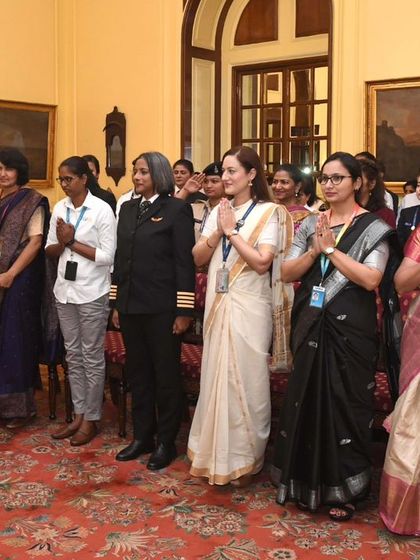 Dr. Sarita Ahlawat and other women in aviation greet the President of India, Smt. Droupadi Murmu. We are proud to support initiatives that empower women in technology and aviation.