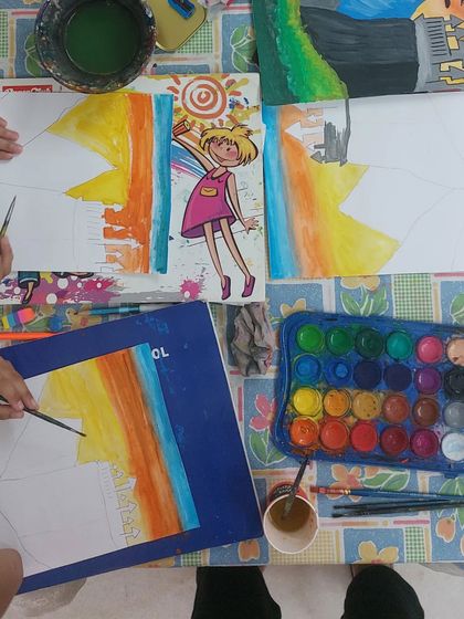 A peek at our Harry Potter themed workshop, where students are painting magical Hogwarts-inspired landscapes. Combining popular themes with art is a great way to engage kids.