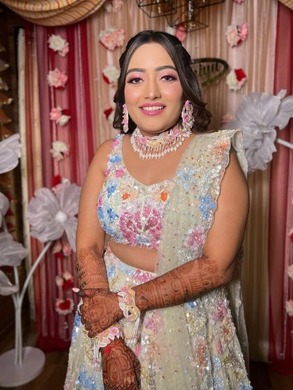 Modern Pastel & White Bridal Looks photo 70