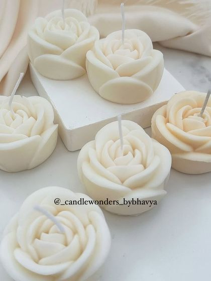 Blooming Creations: Floral & Botanical Candles photo 31