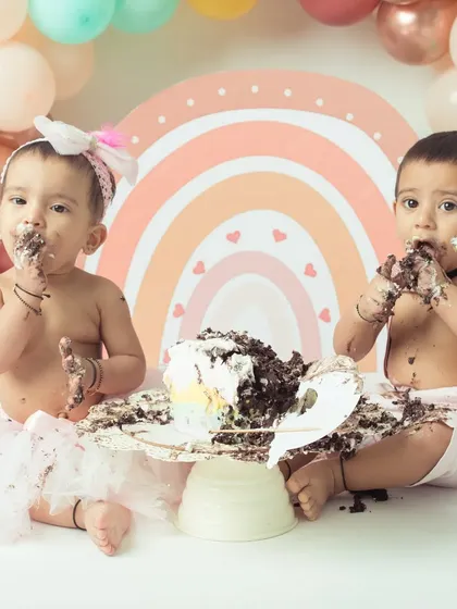 Let them eat cake! A first birthday cake smash is a celebration of pure, uninhibited joy. This session was full of giggles and messy fingers, perfectly capturing the fun of turning one.
