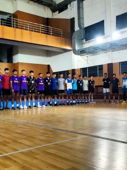 Before every game and practice, we come together as a team. Here I am talking to the players, setting the goals for the session and making sure everyone is focused and ready to give their best.