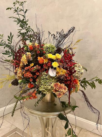 Bespoke Arrangements & Centerpieces photo 4