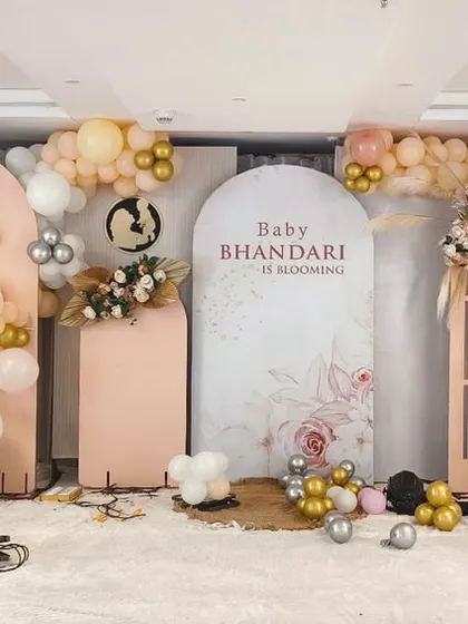 For a modern and chic baby shower, I design elegant backdrops like this one. It features soft pastel balloon arrangements, custom arches, and subtle floral details, perfect for a stylish gender reveal or welcome party for the baby.