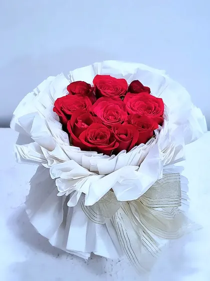 Another view of the edible bouquet cake, showing the ruffled rice paper wrap.