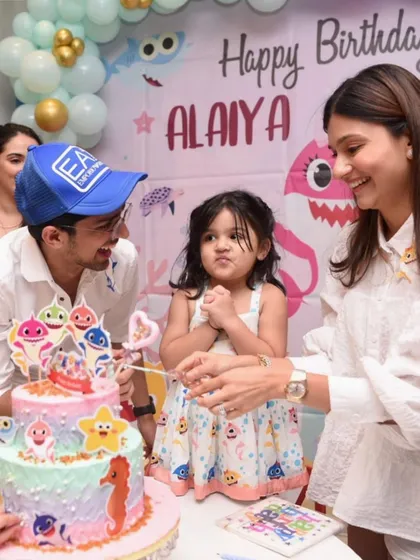 Look at that happy face! Seeing kids get so excited about their themed birthday cakes, like this Baby Shark one, is the best part of my job.