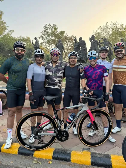 The men's squad for the Wednesday ride, with a beautiful Cannondale bike front and center.