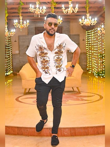 DJ Diwu - DJ for Events The Artist: Behind the Decks photo 9