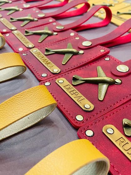 The details on our personalised luggage tags are what make them so special. The metal nameplate and airplane charm are securely attached.