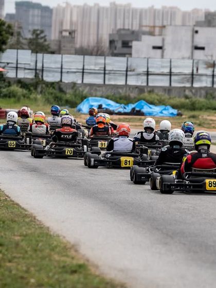 The starting grid of an RMC race, with a long line of karts ready for action.